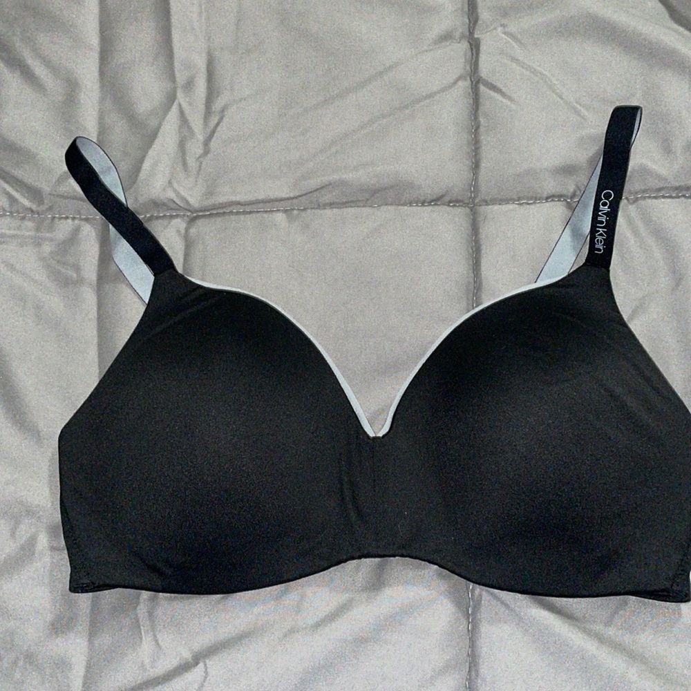 NWOT Calvin Klein wire free bra